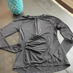 Athleta Pacifica black Long Sleeve athletic Top